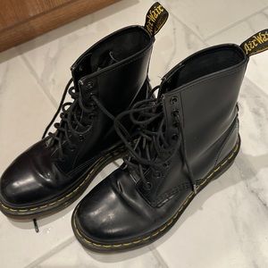 Classic Doc Martin boot with yellow stitching